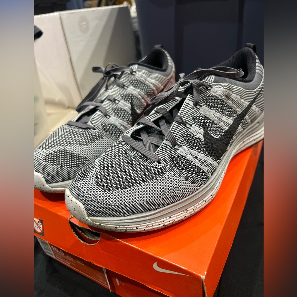 Nike Flyknit one size 10.5 men’s